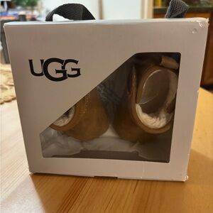 UGG Baby Classic Ultra Mini Tan Booties USA 02/03 (small) 6-12 months